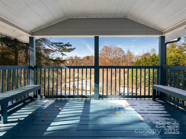 55 Morgan RD, Weaverville, NC 28787