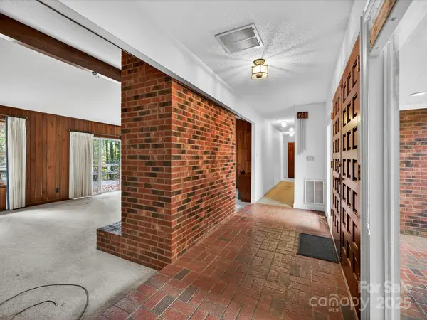 1109 Mistywood LN, Concord, NC 28027
