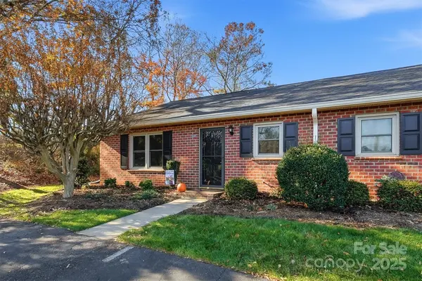885 21st AVE NE, Hickory, NC 28601