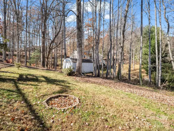171 Dix Creek #2 RD, Leicester, NC 28748