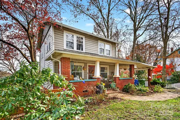 18 Princeton DR, Asheville, NC 28806