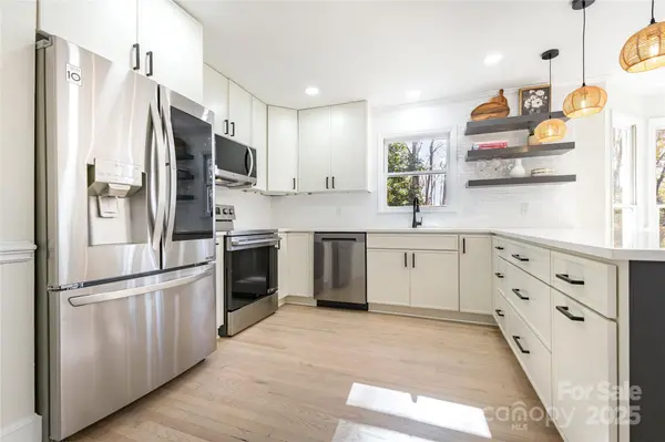 3335 Carnegie LN, Matthews, NC 28105