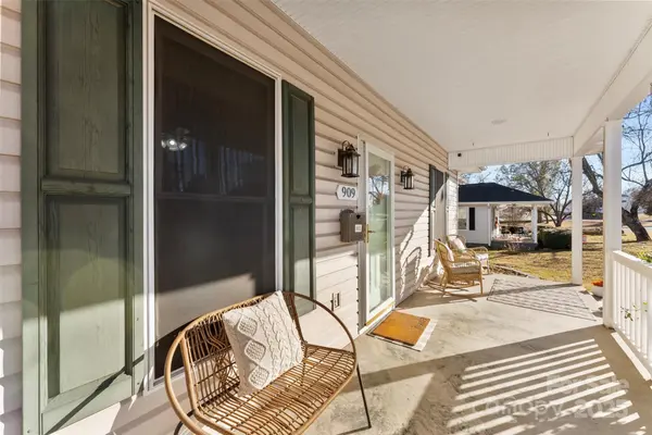 909 S Main ST, Clover, SC 29710