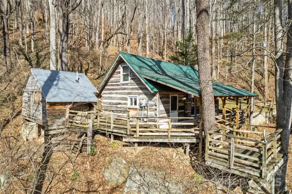 275 Wits End WAY, Waynesville, NC 28785