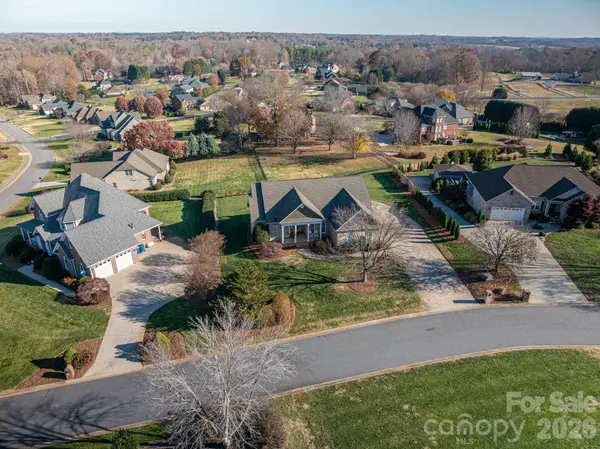 2616 Nicklaus CT NE, Conover, NC 28613