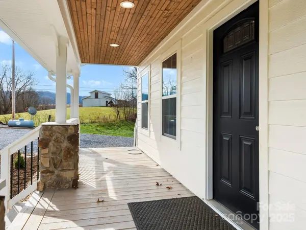 3367 Thickety RD, Clyde, NC 28721