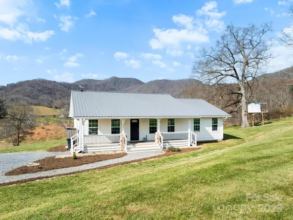 3367 Thickety RD, Clyde, NC 28721