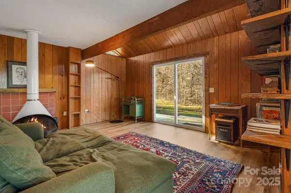 1877 Secluded Valley RD, Marshall, NC 28753