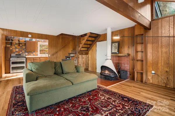 1877 Secluded Valley RD, Marshall, NC 28753