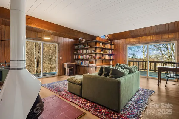 1877 Secluded Valley RD, Marshall, NC 28753