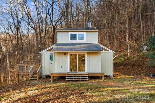 1877 Secluded Valley RD, Marshall, NC 28753