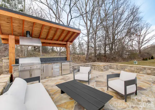 184 Mavrick DR, Mills River, NC 28759