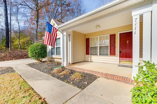 7111 Hunters Bluff DR, Denver, NC 28037