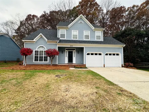 3229 Ashwell Oaks LN, Matthews, NC 28105