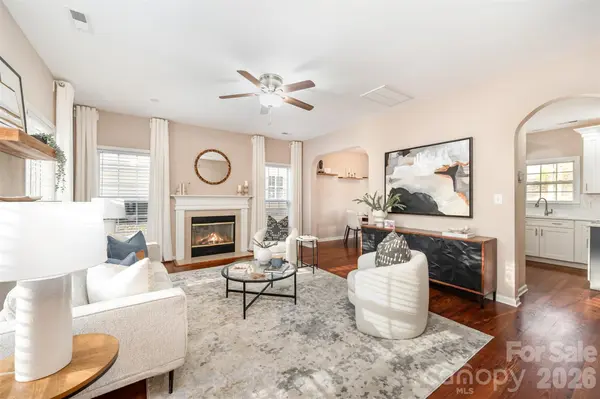 8635 Common Oak LN, Huntersville, NC 28078