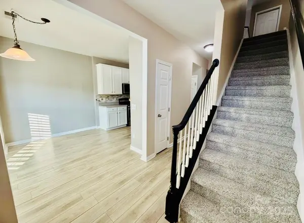 318 Shingleoak DR, Lake Wylie, SC 29710