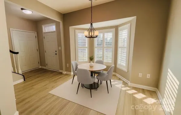 318 Shingleoak DR, Lake Wylie, SC 29710