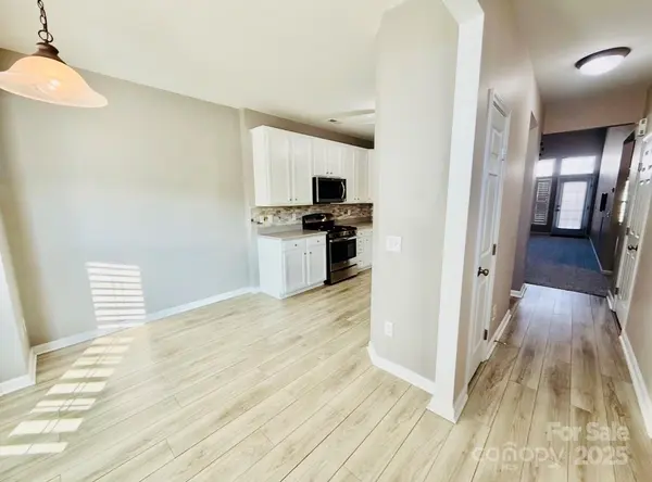 318 Shingleoak DR, Lake Wylie, SC 29710