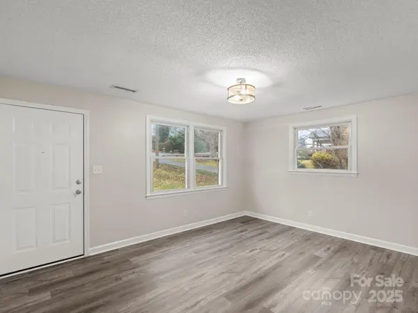3272 Wilson Heights DR, Hildebran, NC 28637