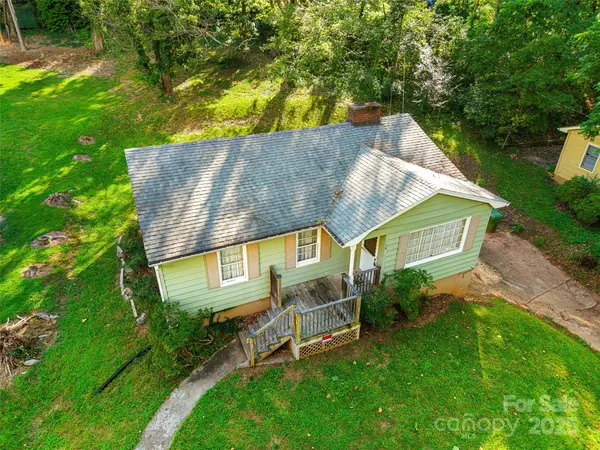 16 Melbourne PL, Asheville, NC 28801