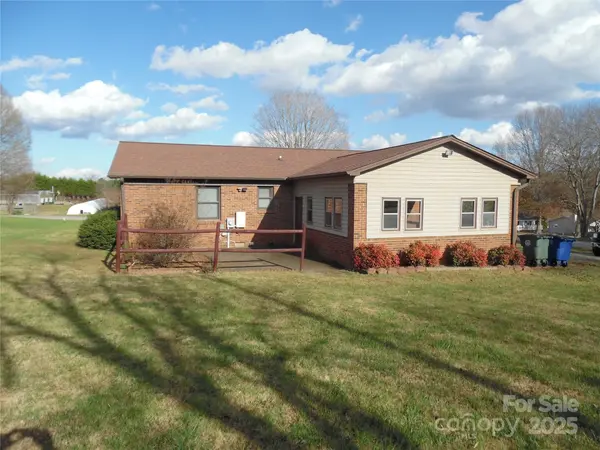 106 Belleview DR NE, Conover, NC 28613