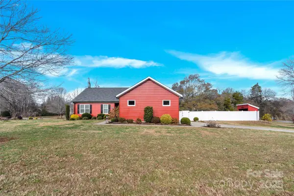 1659 Buffett CIR, Hickory, NC 28602