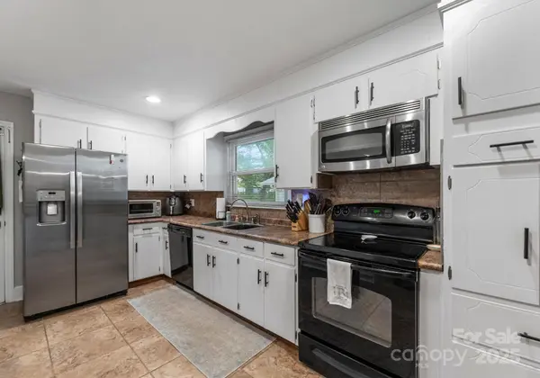 4515 Carriage Drive CIR, Charlotte, NC 28205