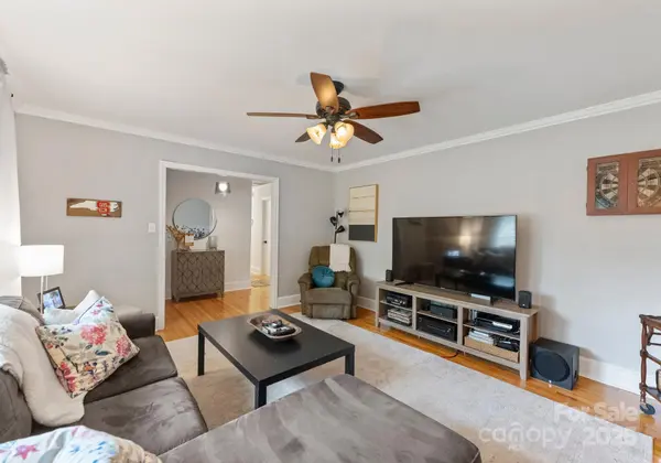 4515 Carriage Drive CIR, Charlotte, NC 28205