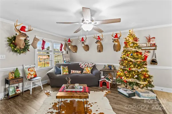425 Cove LN, China Grove, NC 28023