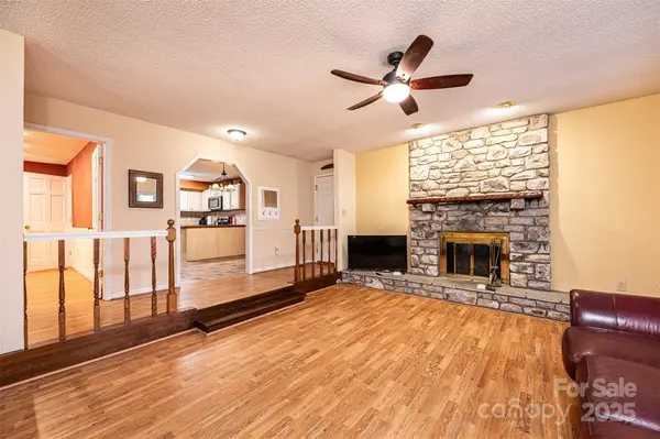 3250 15th ST NE, Hickory, NC 28601