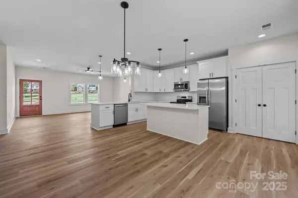1056 Elljoy LN, Salisbury, NC 28146
