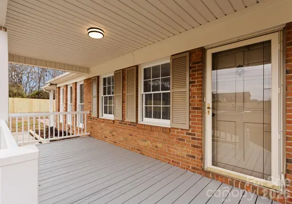 784 Crestmont DR SE, Concord, NC 28025