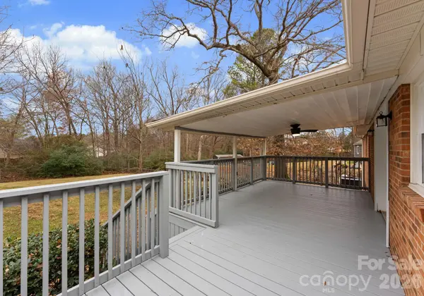 784 Crestmont DR SE, Concord, NC 28025
