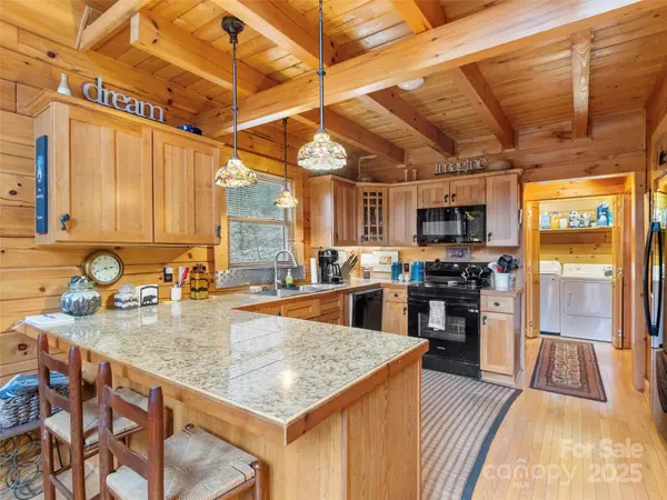 741 S Toe River RD, Burnsville, NC 28714