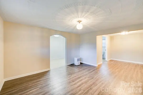 1510 1st Street PL SE, Hickory, NC 28602