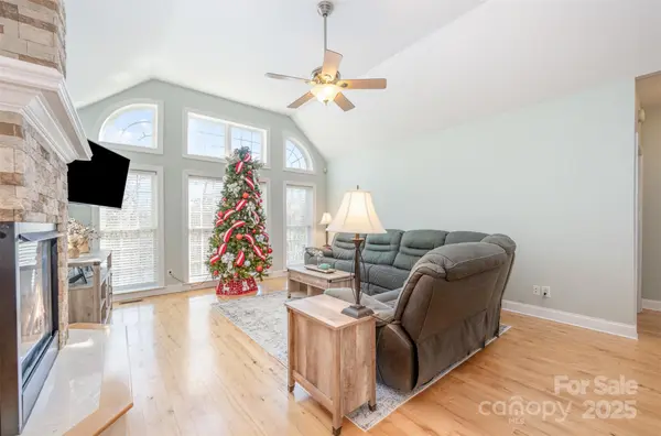 9467 Hester CT, Harrisburg, NC 28075