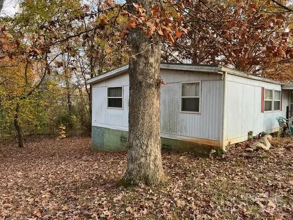 1254 Little RD, Newton, NC 28658