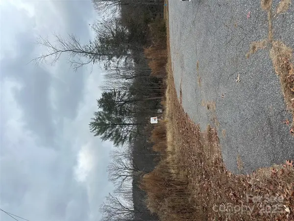 4853 33rd Street CT NE, Hickory, NC 28601