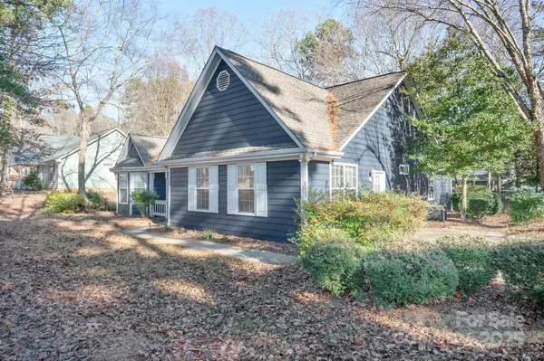 172 Valleybrook DR, Denver, NC 28037