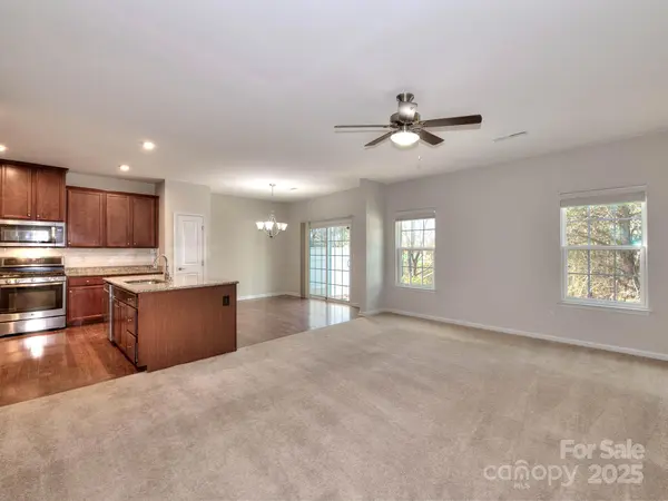 2833 Sand Cove CT, Denver, NC 28037