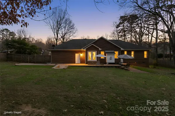 3973 Huntington CT, Denver, NC 28037