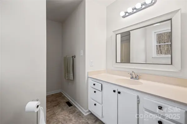 3973 Huntington CT, Denver, NC 28037