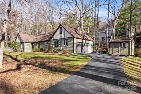 23 Ballantree DR, Asheville, NC 28803