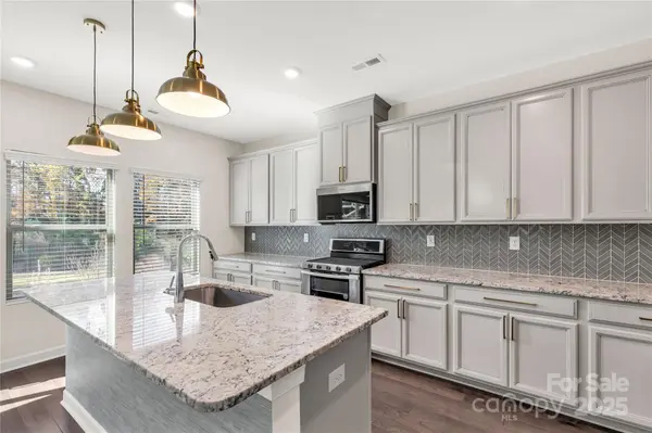 1027 Amberley Crossing DR, Belmont, NC 28012