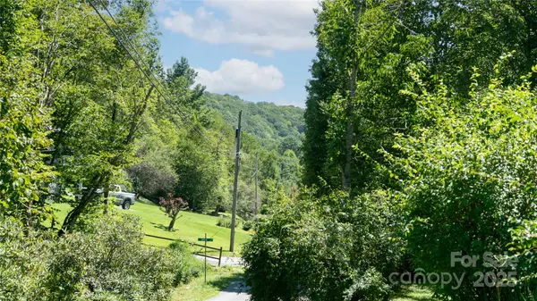 489 Astor Cook RD, Blowing Rock, NC 28605