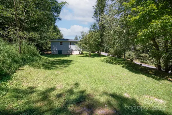 489 Astor Cook RD, Blowing Rock, NC 28605
