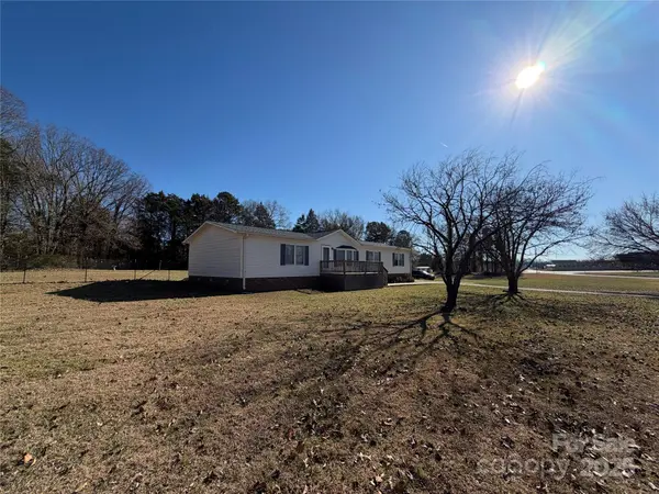 102 Beechwood DR, Salisbury, NC 28147