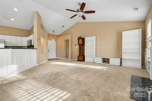 6652 Allness Glen LN, Charlotte, NC 28269