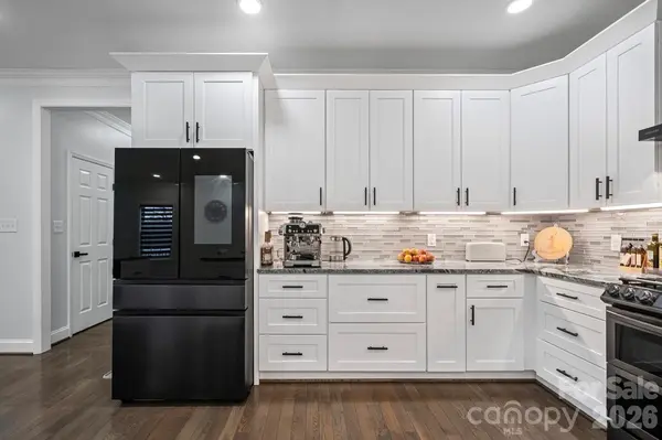 3670 9th Street DR NE, Hickory, NC 28601