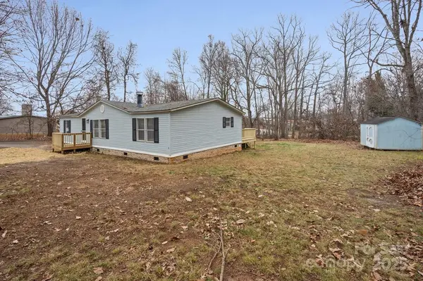 2464 Puetts Chapel RD, Bessemer City, NC 28016